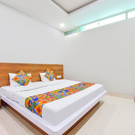 Fabhotel Raghumani Palace Удджайн Экстерьер фото