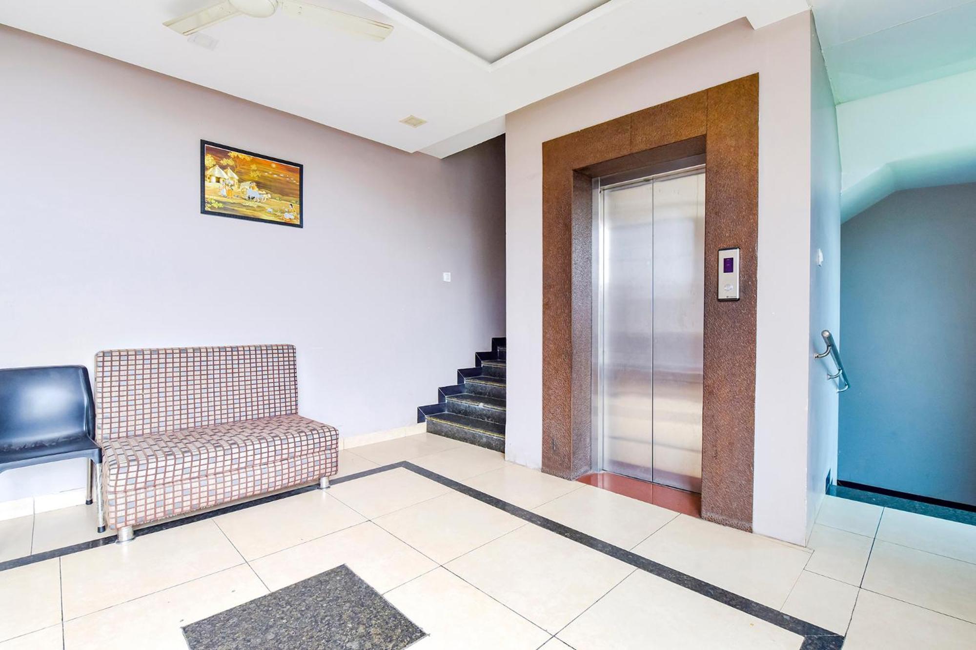 Fabhotel Raghumani Palace Удджайн Экстерьер фото